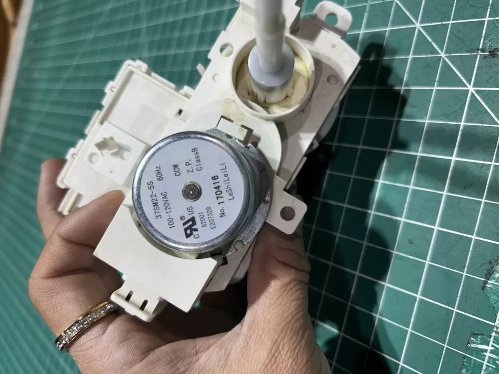 Whirlpool 5 001 22b Synchronous Motor 20v 9300 AZ160196 | Sl39