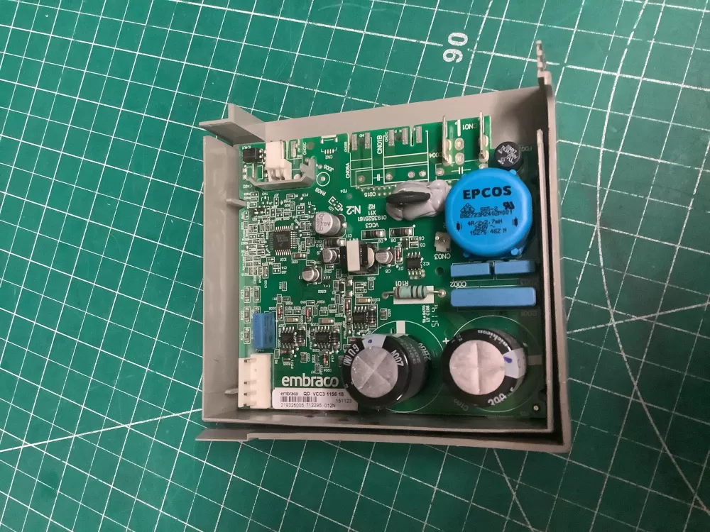 Crosley  Electrolux  Frigidaire  Kenmore 241577508  808364712  808364721  241577511  33532531-  533532531  0263_00021  ELUR241  8083183-03  8083183  2016/29  NO.:8083643-03/D  6G011900  ESFE010102  8083643-03 Refrigerator Control Board