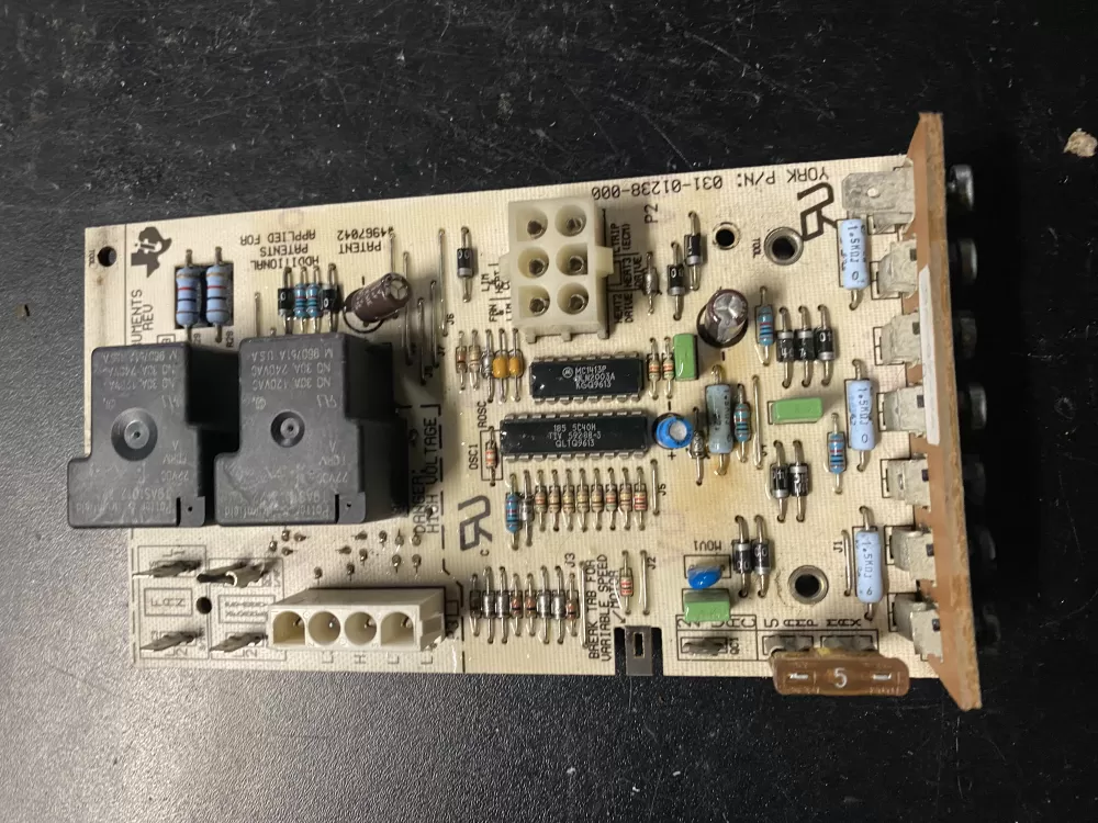 York  Coleman  Luxaire 031-01238-000 Furnace Cman  Control Board