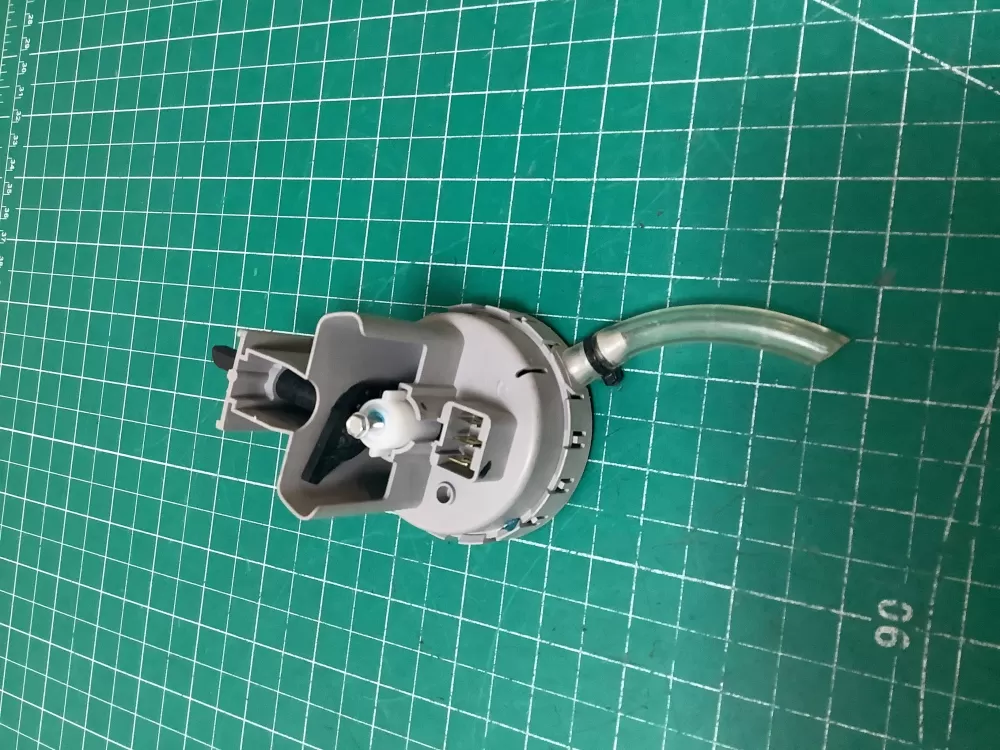 Kenmore  Whirlpool W10231404 WPW10231404 Washer Water Level Pressure Switch