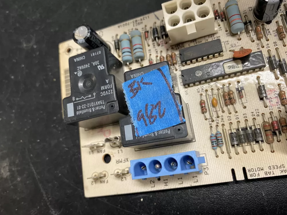 York Coleman 1139-700 1139-83-7002 Furnace Control Board AZ18065 | BK982