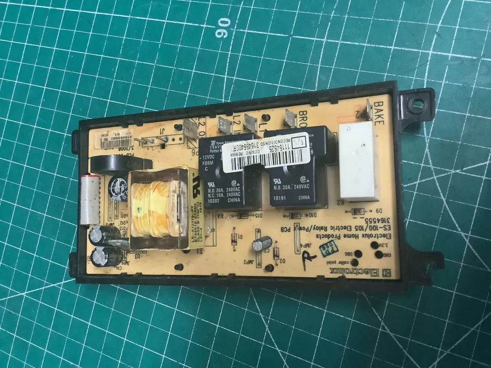 Frigidaire  Kenmore  Westinghouse AP6892696 316222801 316222803 316222803R 316222807 316455400 5304518660 PS12728848 Range Control Board