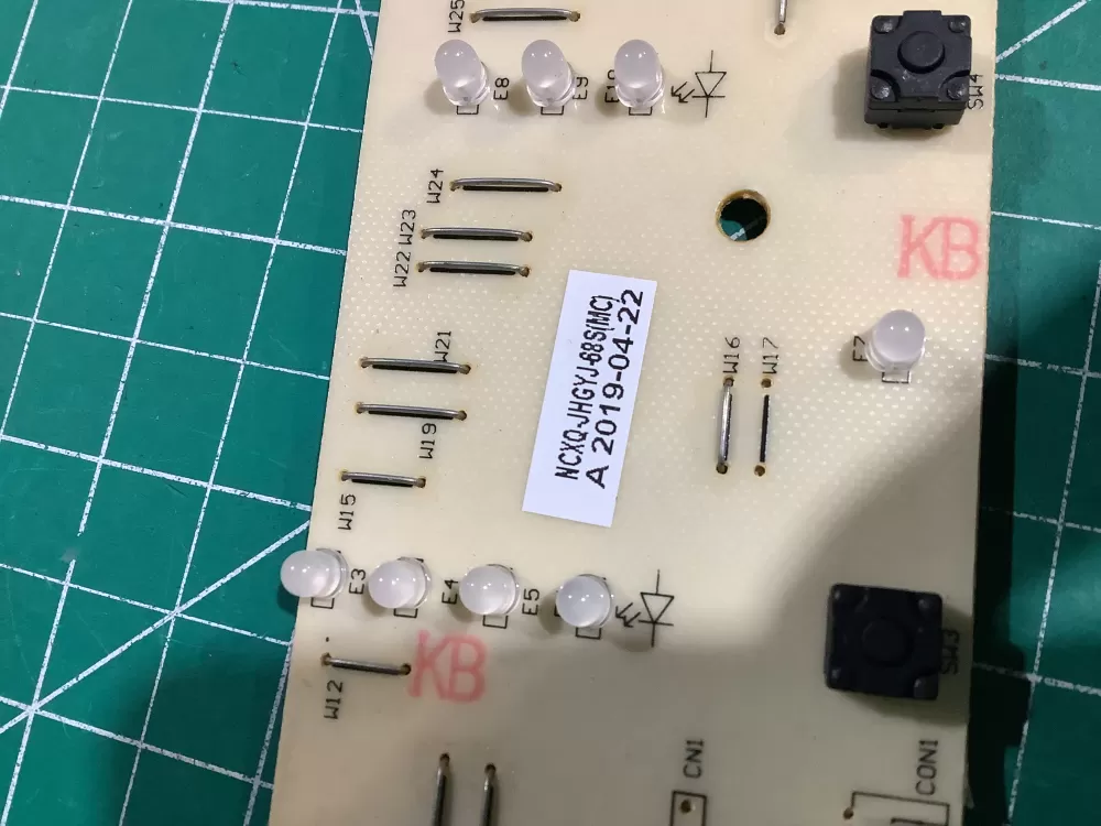 Magic Chef Control Board NCXQ-JHGYJ-68S AZ147296 | NR2470