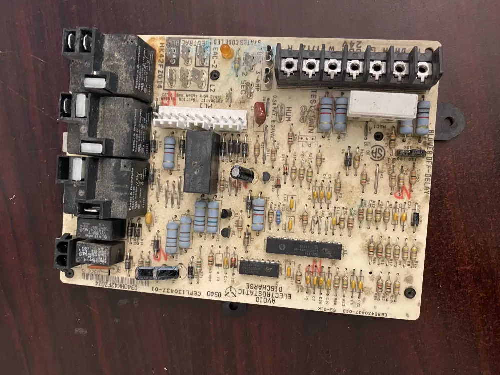 Carrier  Bryant CEPL130437-01 Furnace Control Board