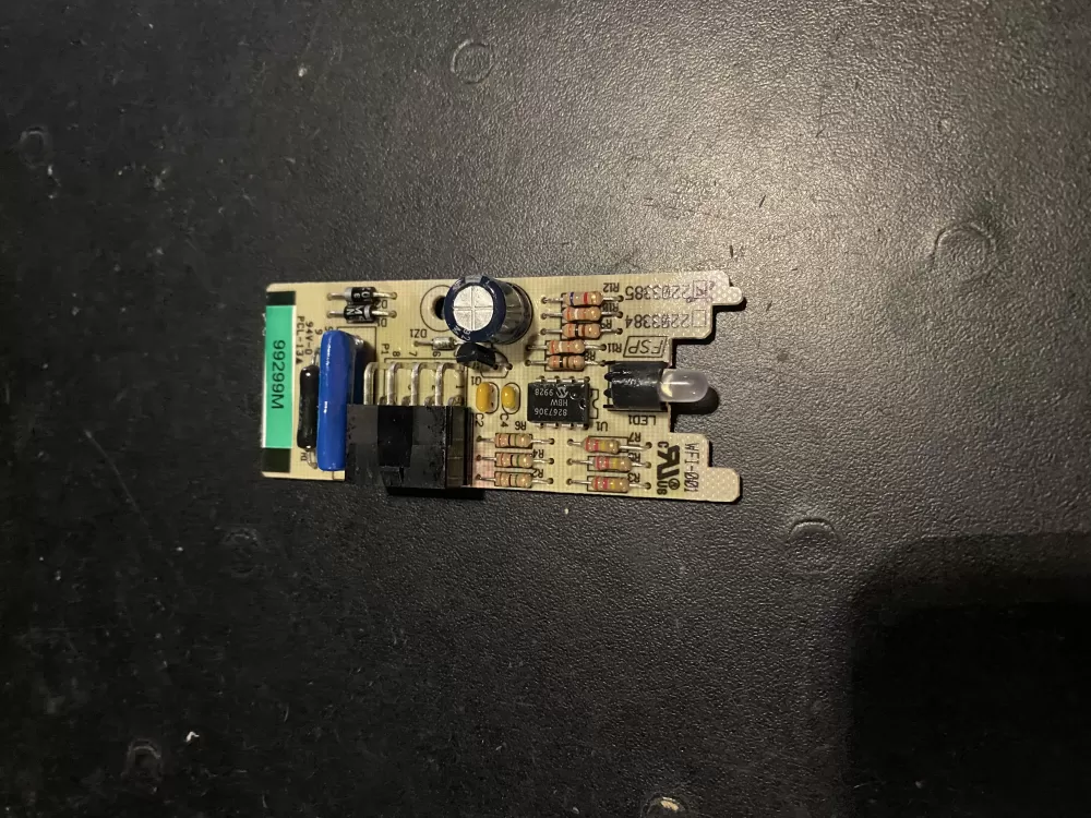 Whirlpool Kenmore 2203385 Refrigerator Control Board