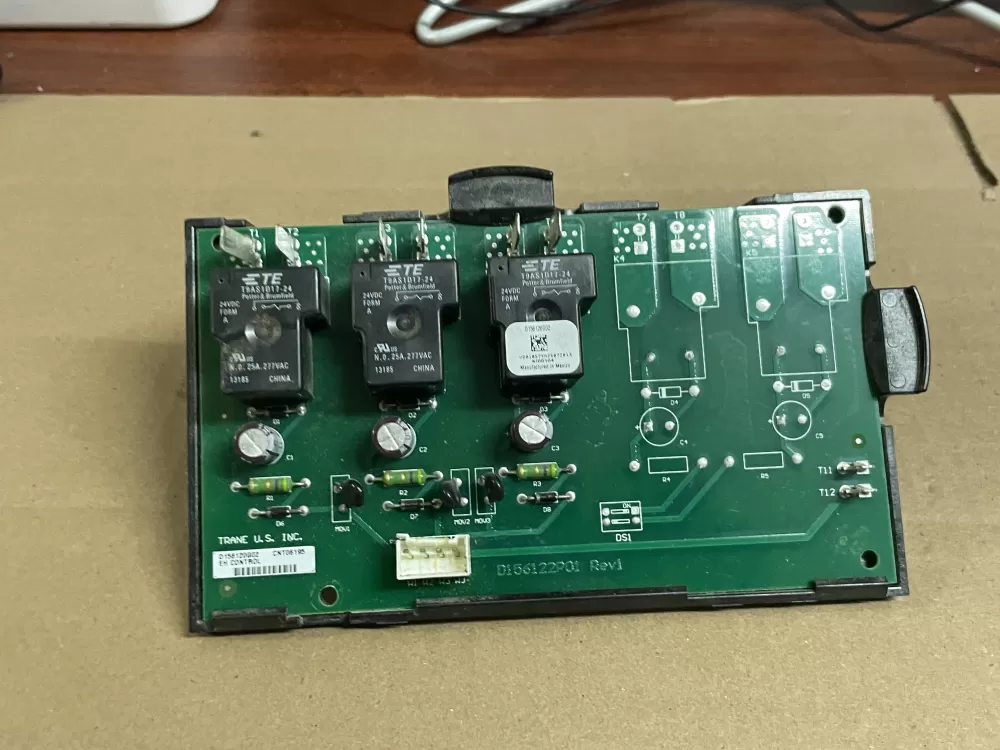 Trane  D156120G02  D156120g02 EM Heat Control Board