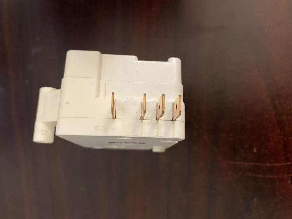 Kenmore Hotpoint AP2061721 Refrigerator Defrost Timer AZ32153 | BK1678