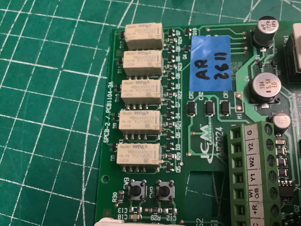 ICM Controls Programmable Thermostat PCB1104-3A AZ202200 | AR2611