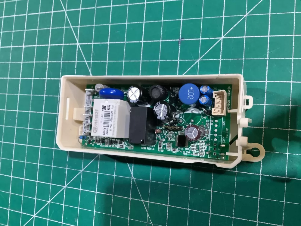 Whirlpool W10633634 Refrigerator Control Board AZ152864 | NR46