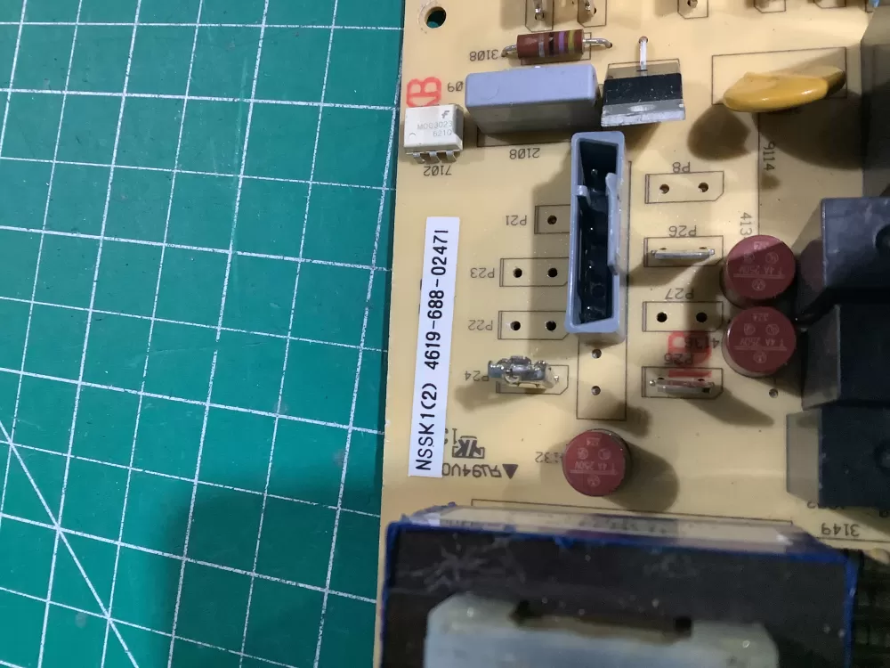 Whirlpool Maytag 4619 688 02471 Microwave Control Board AZ165624 | NR2549