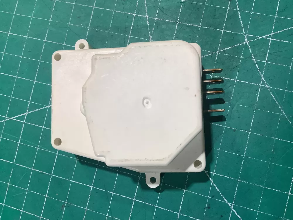 Frigidaire a12859001 Refrigerator Defrost Timer AZ229864 | AR2570