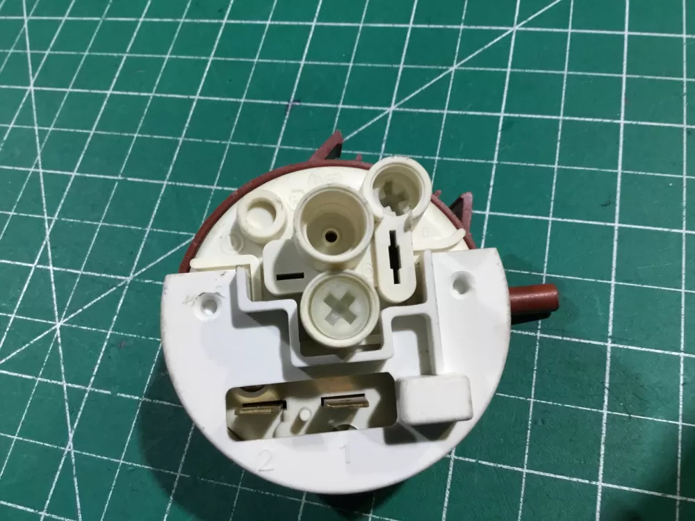Kenmore 134844501 Water Level Pressure Switch AZ158518 | Sl94