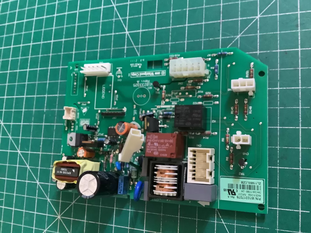 Whirlpool Kenmore W10205552 Refrigerator Control Board AZ173409 | NR2619