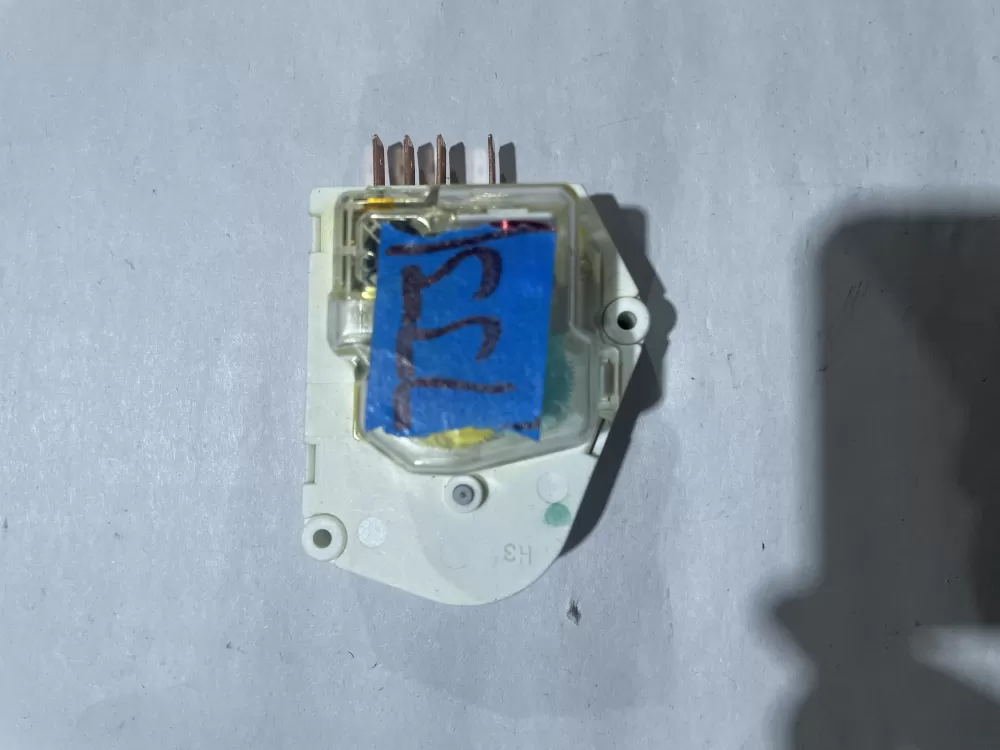 Frigidaire Kenmore AP2111929 12762 Refrigerator Defrost Timer AZ186429 | KM733