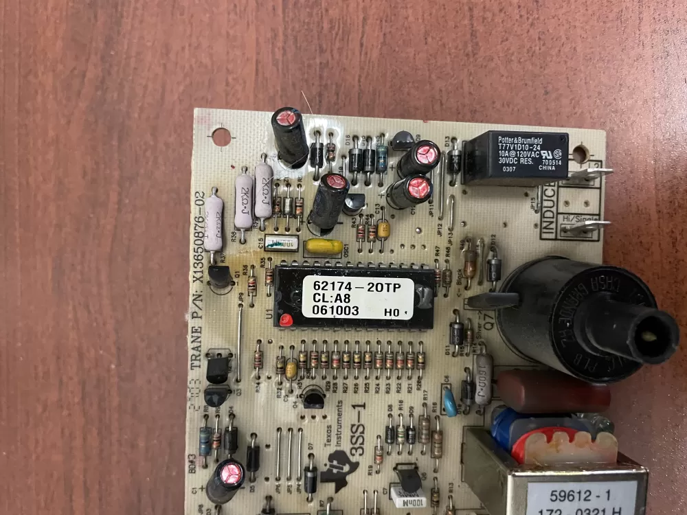 Emerson Trane X13650876-02 Furnace Control Board AZ28564 | KM248