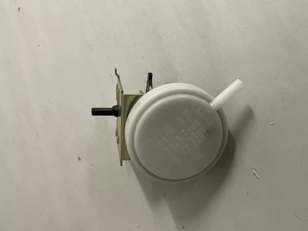 Frigidaire  Gibson 134218500 134421000 Washer Gibson Pressure Switch