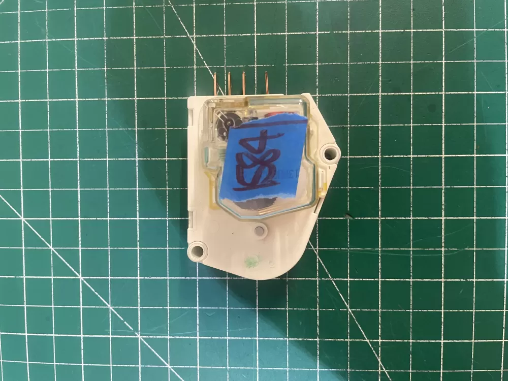 Whirlpool Kenmore W10822278 Refrigerator Defrost Timer AZ194239 | KM1584