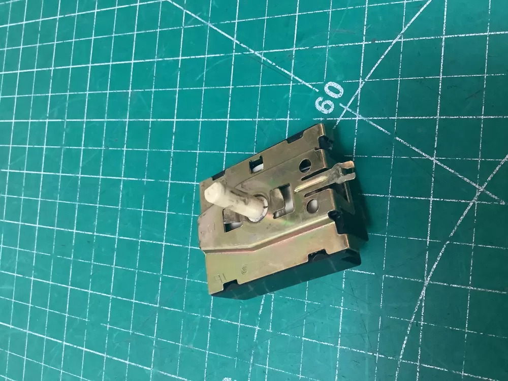 GE 131795900 Dryer Switch Start AZ224707 | SLA117