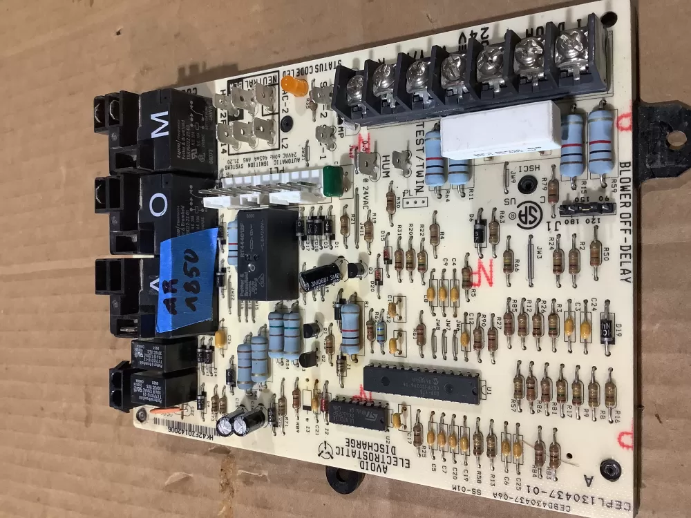 Carrier Bryant CEPL130437-01 Furnace Hk42fz014 Control Board AZ104776 | AR1850