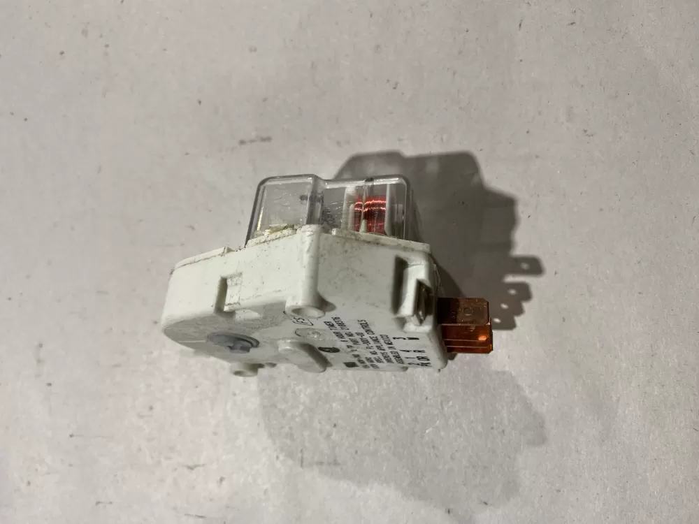 Whirlpool Kenmore W10822278 Refrigerator Defrost Timer AZ111829 | BK1383