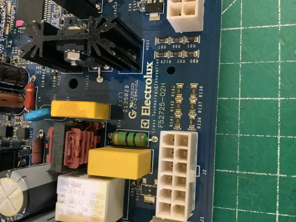 Frigidaire Electrolux F52725 02H Refrigerator Control Board AZ201807 | NR331