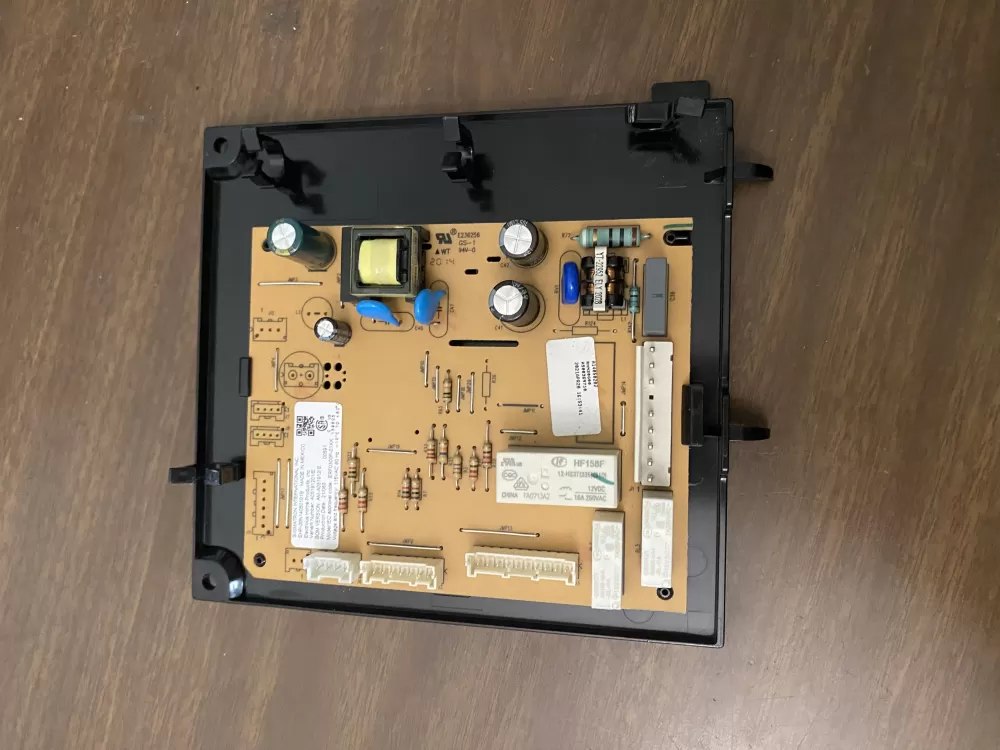Frigidaire 00N14050101  A05191201/E Refrigerator Control Board