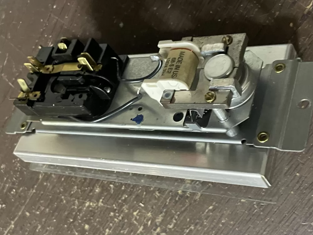  68 5E2 5303210612 Range Tappan Clock Timer AZ45428 | Wm1770