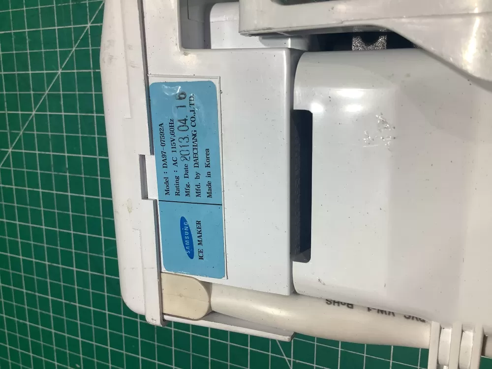 Samsung DA97-07592ACM Refrigerator Ice Maker AZ150503 | AR197