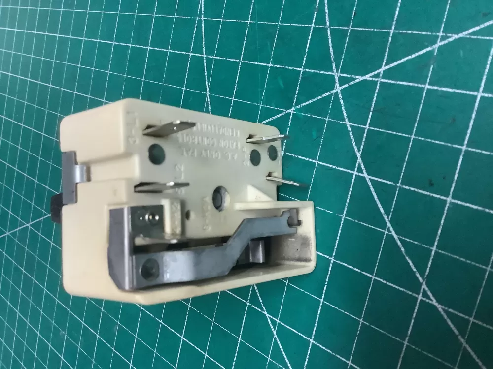 GE Maytag KS812641 Wb23k5027 Ctl046 Range Control Board Switch AZ202185 | SL127