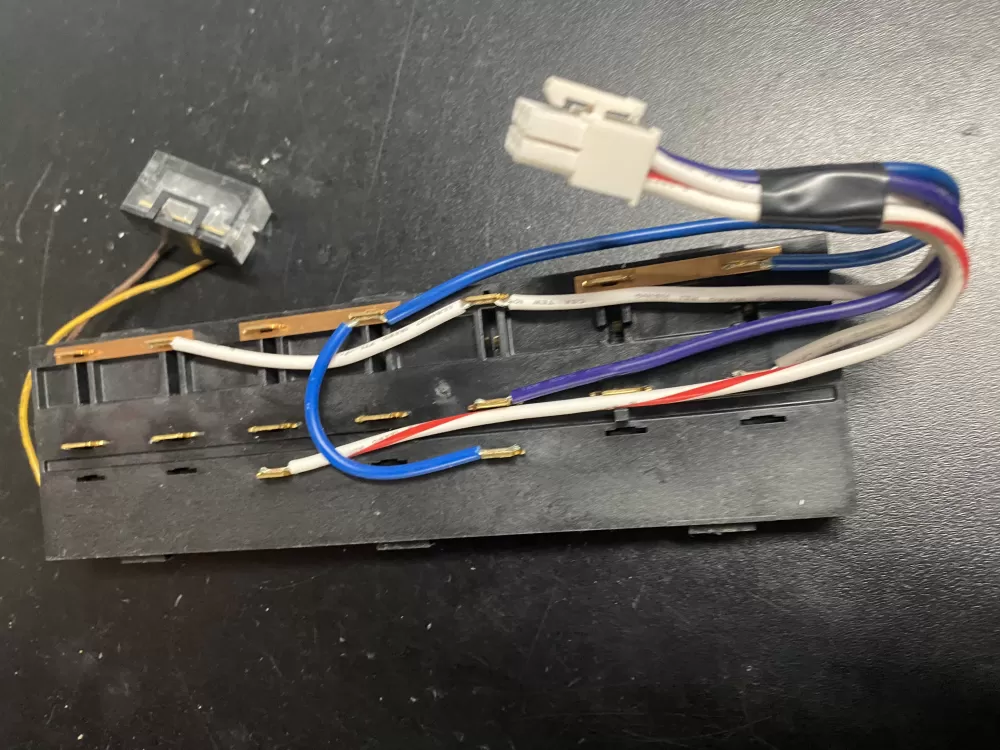 Whirlpool W10424366 Refrigerator Dispenser Control Board AZ7022 | BK681
