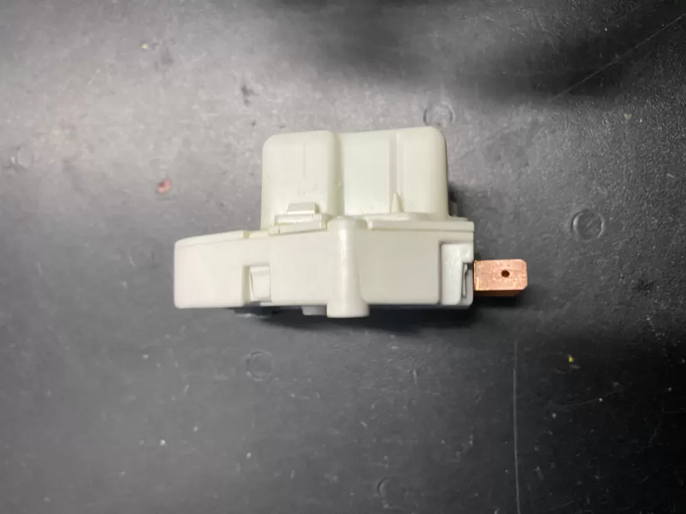 Maytag  Jenn-Air  Admiral  Magic Chef AP6010564 63001580 66556-8 68233-2 68233-3 69543-4 69543-6 WP68233-3 PS11743747 Refrigerator Defrost Timer