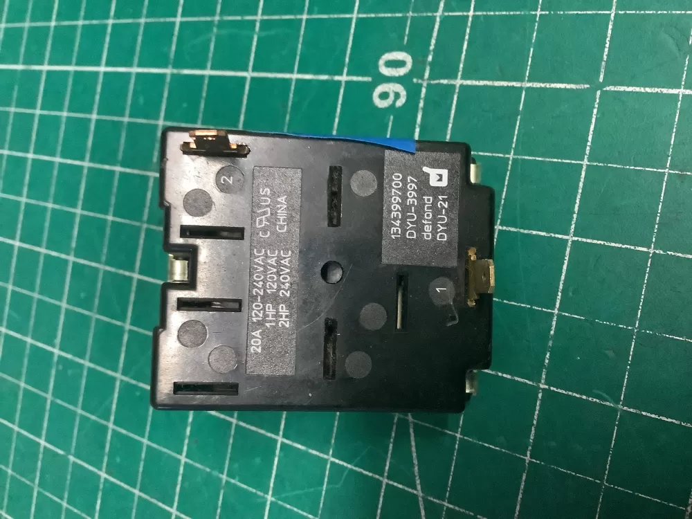 Frigidaire 134399700 Washer/Dryer Start Switch AZ207535 | SL160