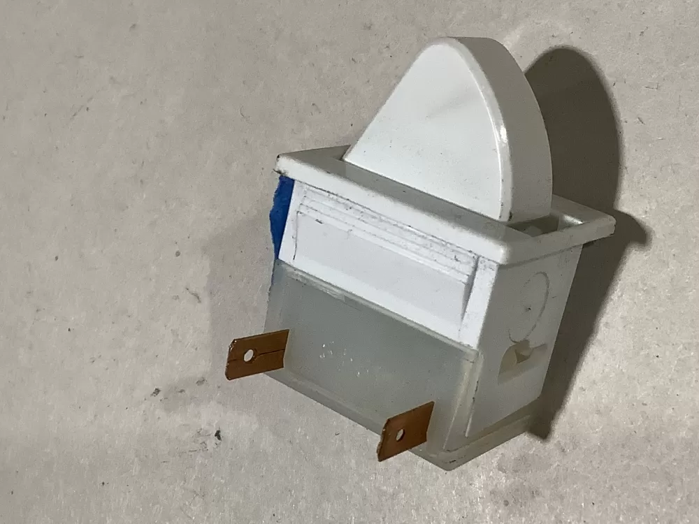 W11384469 - W10656773  Whirlpool Door Switch AZ102961 | Sl83