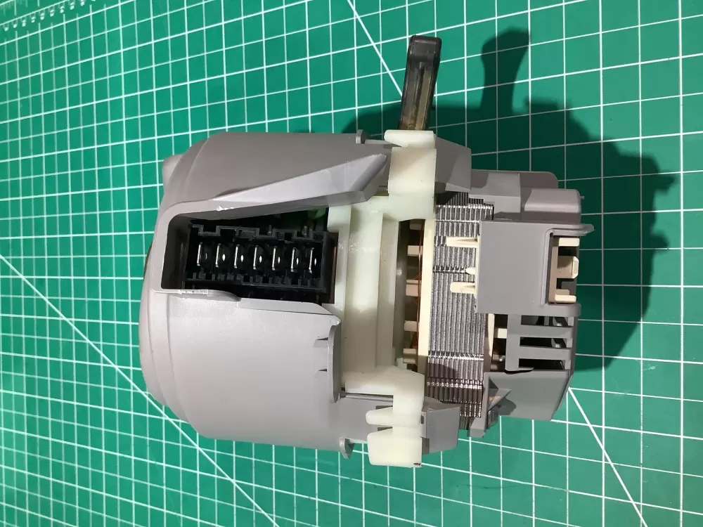 Bosch 9000897027  E319862 Dishwasher Circulation Pump Motor