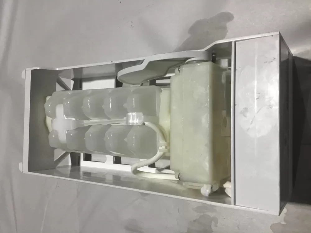 Liebherr 9900633-03 Freezer Ice Cube Maker AZ99394 | Sl91