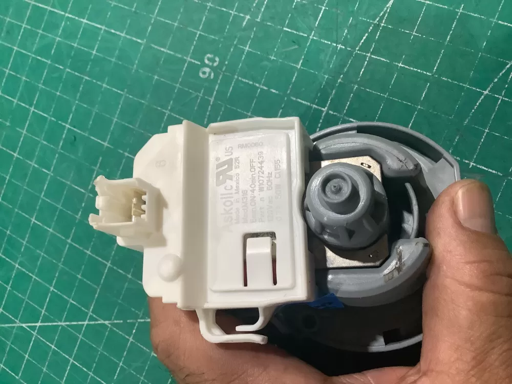 Whirlpool W10724439 Dishwasher Water Drain Pump Motor AZ231824 | SLA73