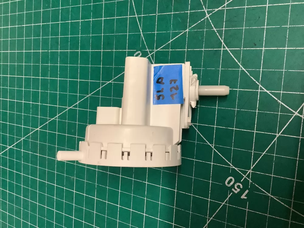 Whirlpool W10231398 Pressure Switch AZ202181 | SL127