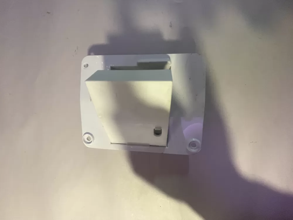 Whirlpool  Kenmore  Frigidaire 6100439 Refrigerator Control Board Ice