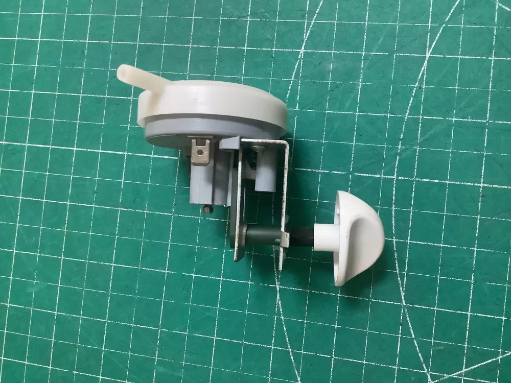 Frigidaire 137015000 Washer Pressure Switch AZ221293 | SLA70