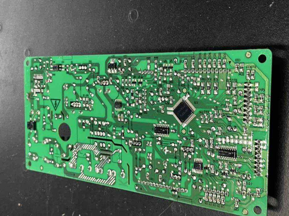 Insignia 1713000011665 Refrigerator Main Control Board AZ7648 | Wm1600