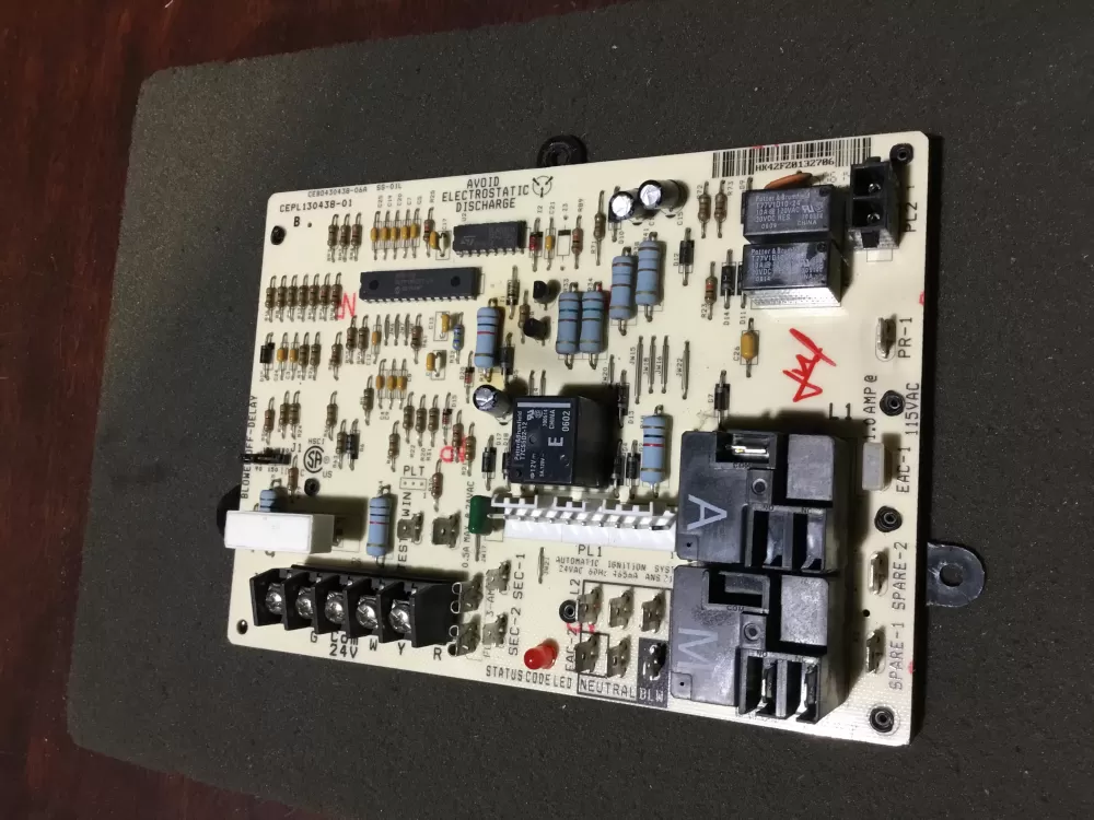 Carrier  Bryant CEPL130438-01 Furnace Circuit Control Board