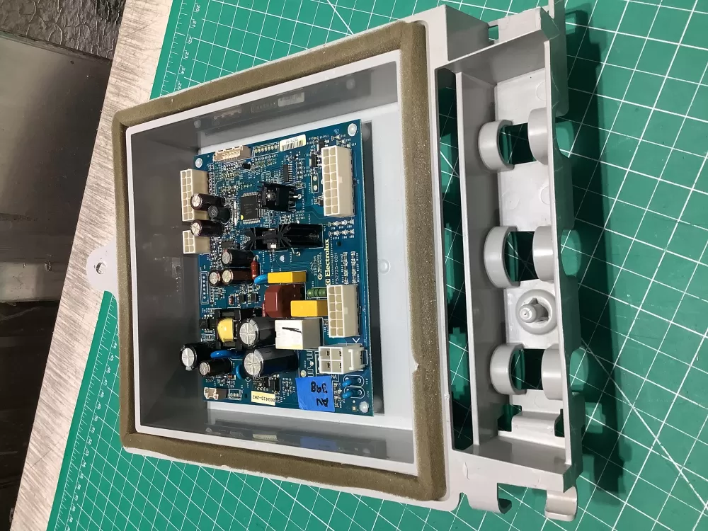 ELECTROLUX 003415-2H2 Frigidaire Control W/ CASE AZ186054 | AV398