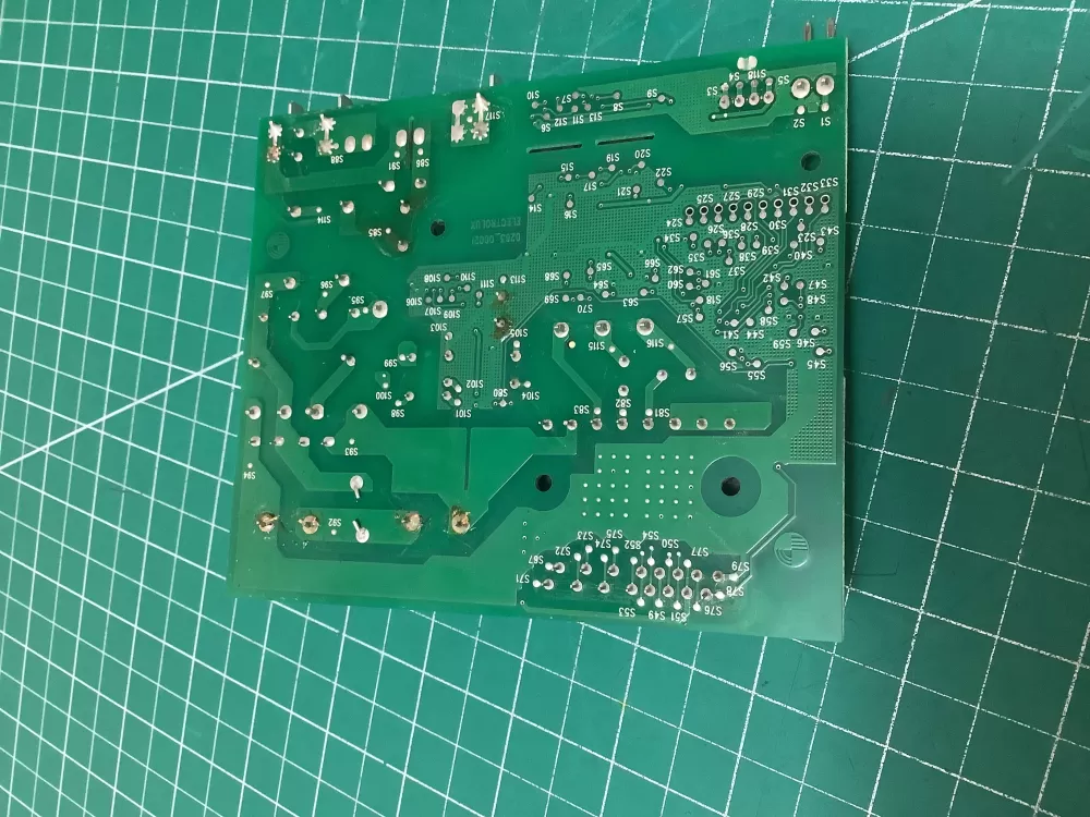 Crosley  Electrolux  Frigidaire  Kenmore 241577508  808364712  808364721  241577511  33532531-  533532531  0263_00021  ELUR241  8083183-03  8083183  2016/29  NO.:8083643-03/D  6G011900  ESFE010102  8083643-03 Refrigerator Control Board