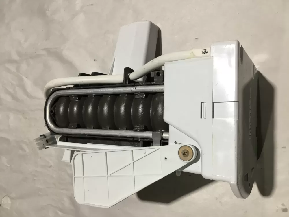 GE  Kenmore 200D1181G013 Refrigerator Ice Maker