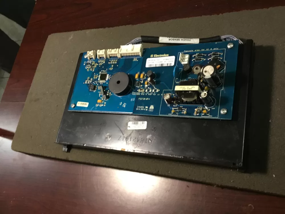 Electrolux ERF25UA-74H Refrigerator Display Control Board AZ98183 | NRV225