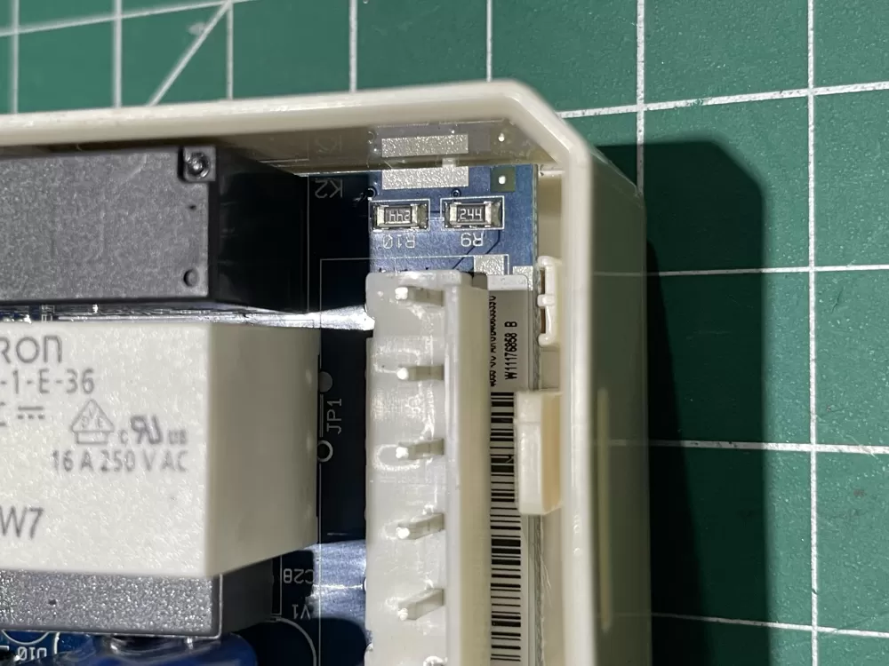 Whirlpool W11176858 B Refrigerator Control Board  AZ132704 | KM1363