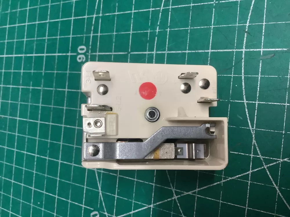 GE Hotpoint Kenmore 191D5452P001 Range Switch AZ205202 | AR22