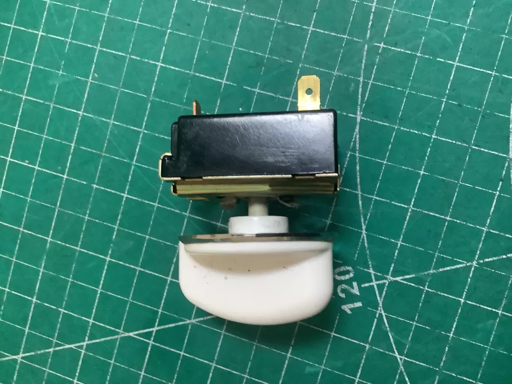 GE 175D2315P009 WE4X881 Dryer Control Board Switch AZ220649 | SLA95
