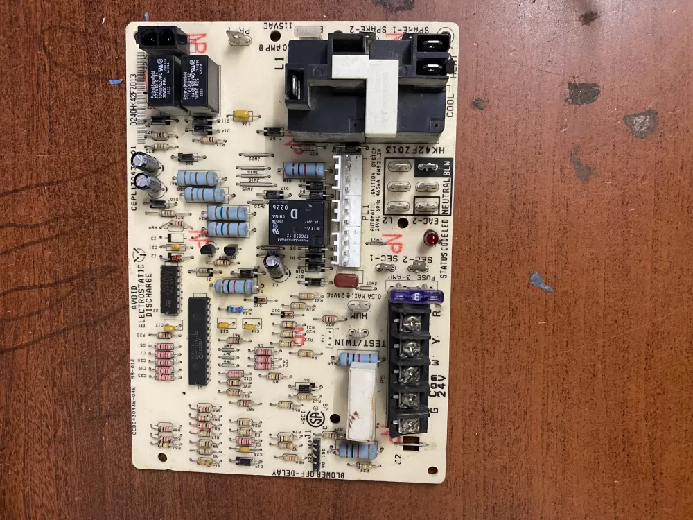 Carrier  Bryant CEPL130438-01 Furnace Circuit Control Board