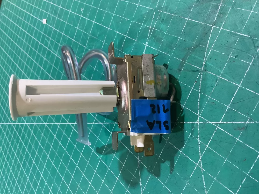 Hotpoint WR09X10042 Refrigerator Thermostat Cold Control AZ226948 | SLA112